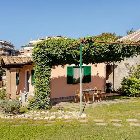 With Large Garden And Free Parking