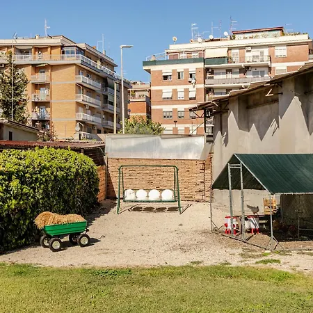 Peaceful Haven In Villa Roma